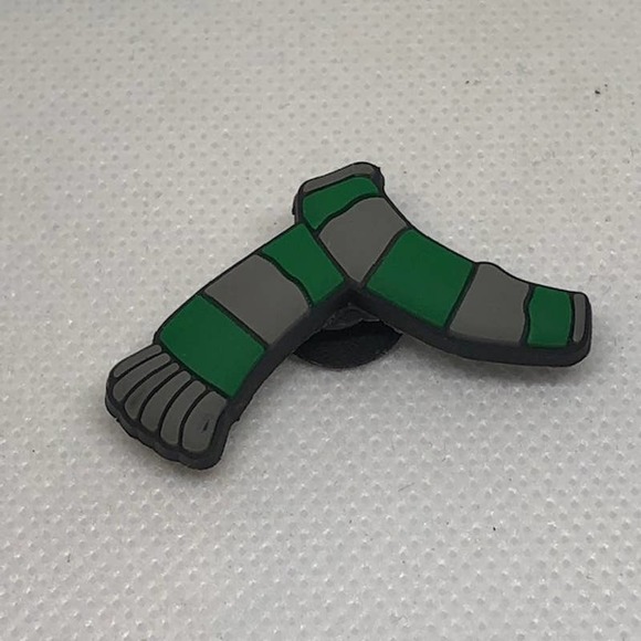 Harry Potter Collection Croc Charm Jibitz Harry's Scarf - Picture 1 of 5